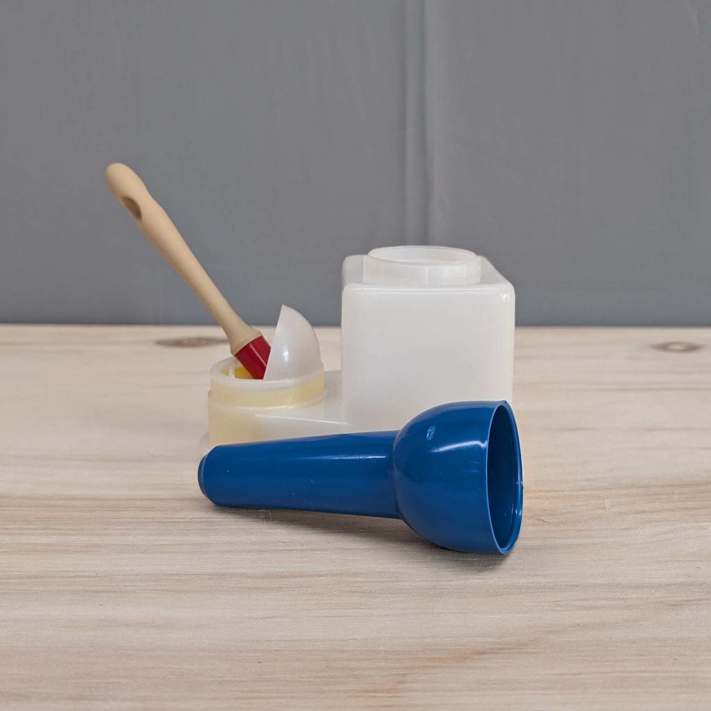 European TS Boy Plastic Cement Container